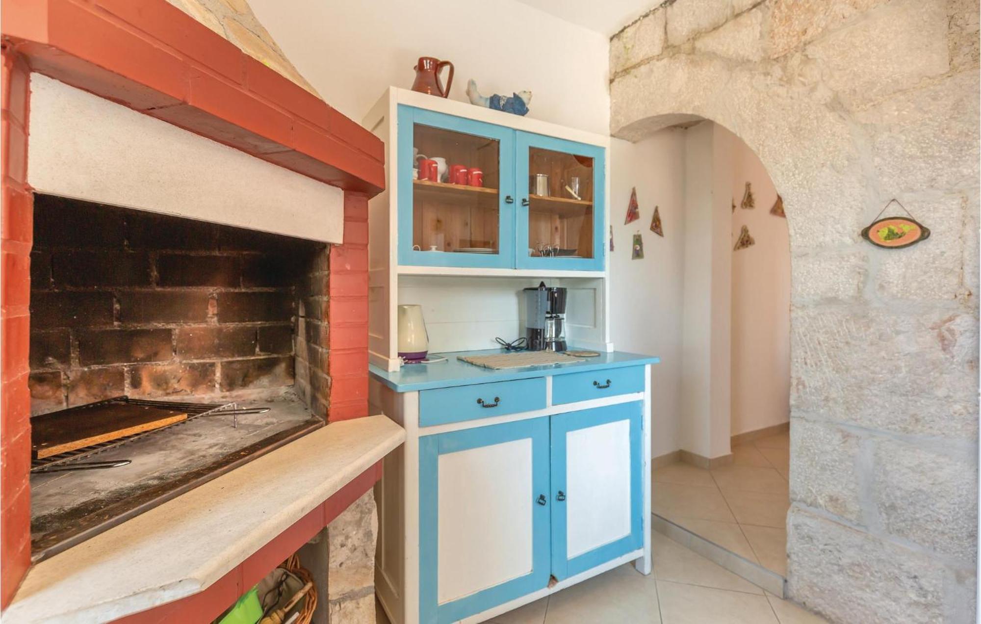 Awesome Home In Podgora With Kitchen المظهر الخارجي الصورة