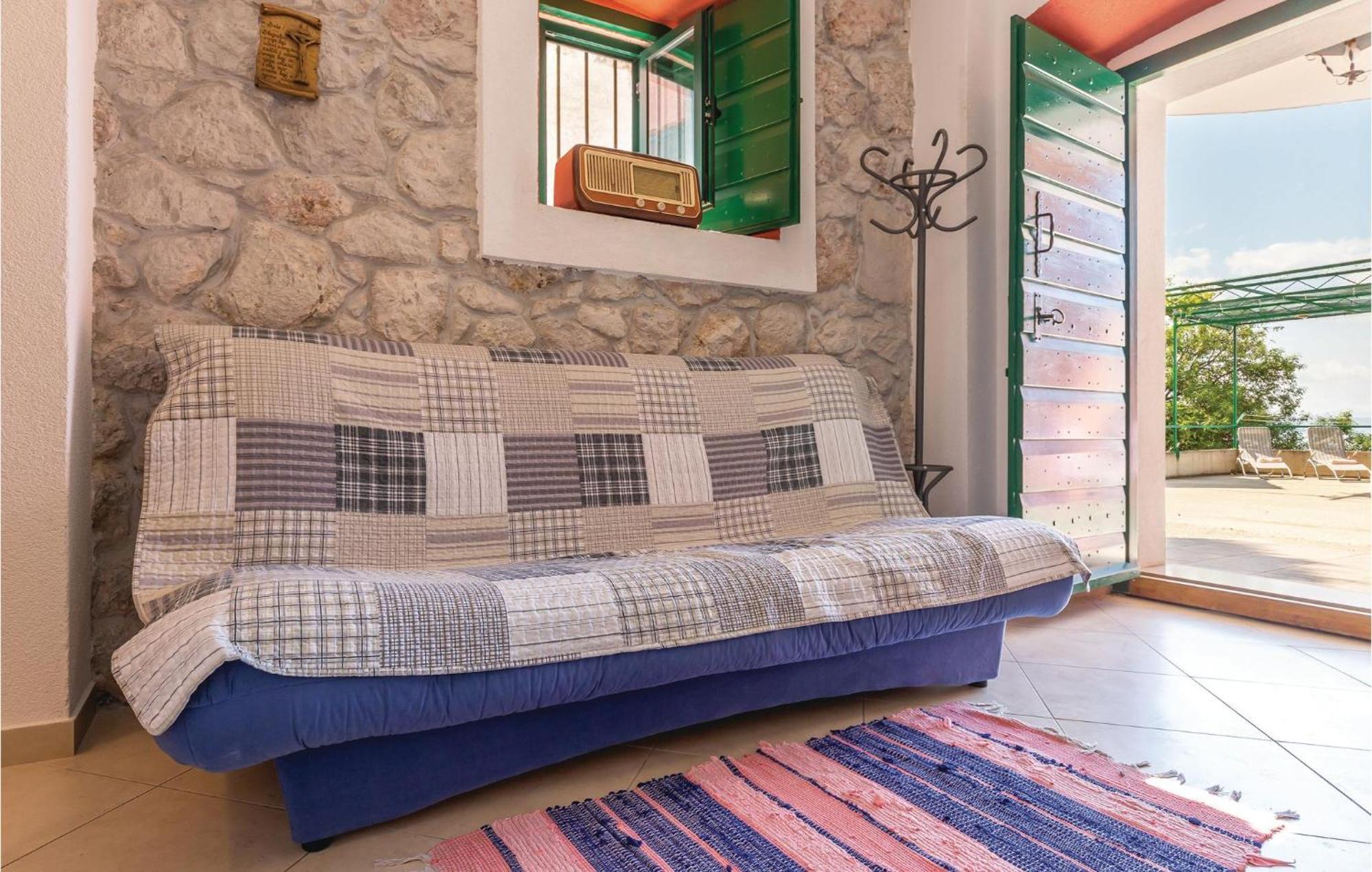 Awesome Home In Podgora With Kitchen المظهر الخارجي الصورة